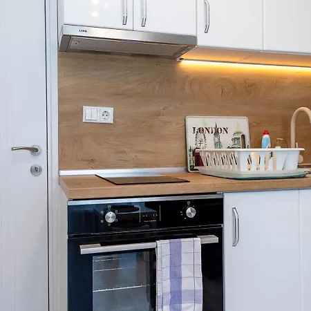 1br With Parking Near Free Uni By Flat Manаger * Warna