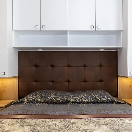 1br With Parking Near Free Uni By Flat Manаger Apartment Warna